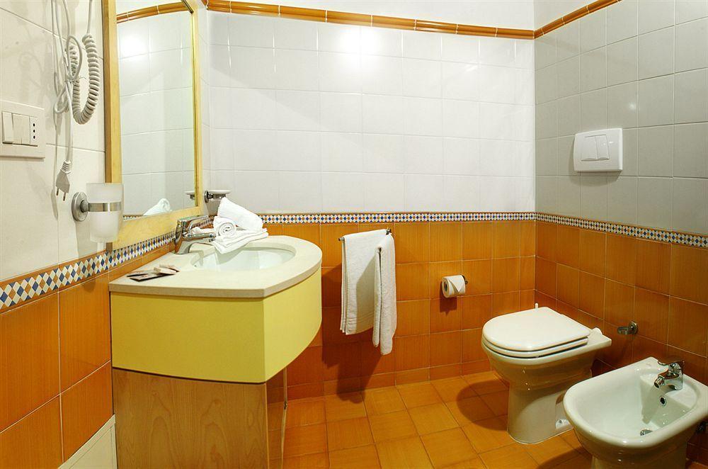 Oasi D'Oriente Aparthotel Santa Cesarea Terme Kültér fotó